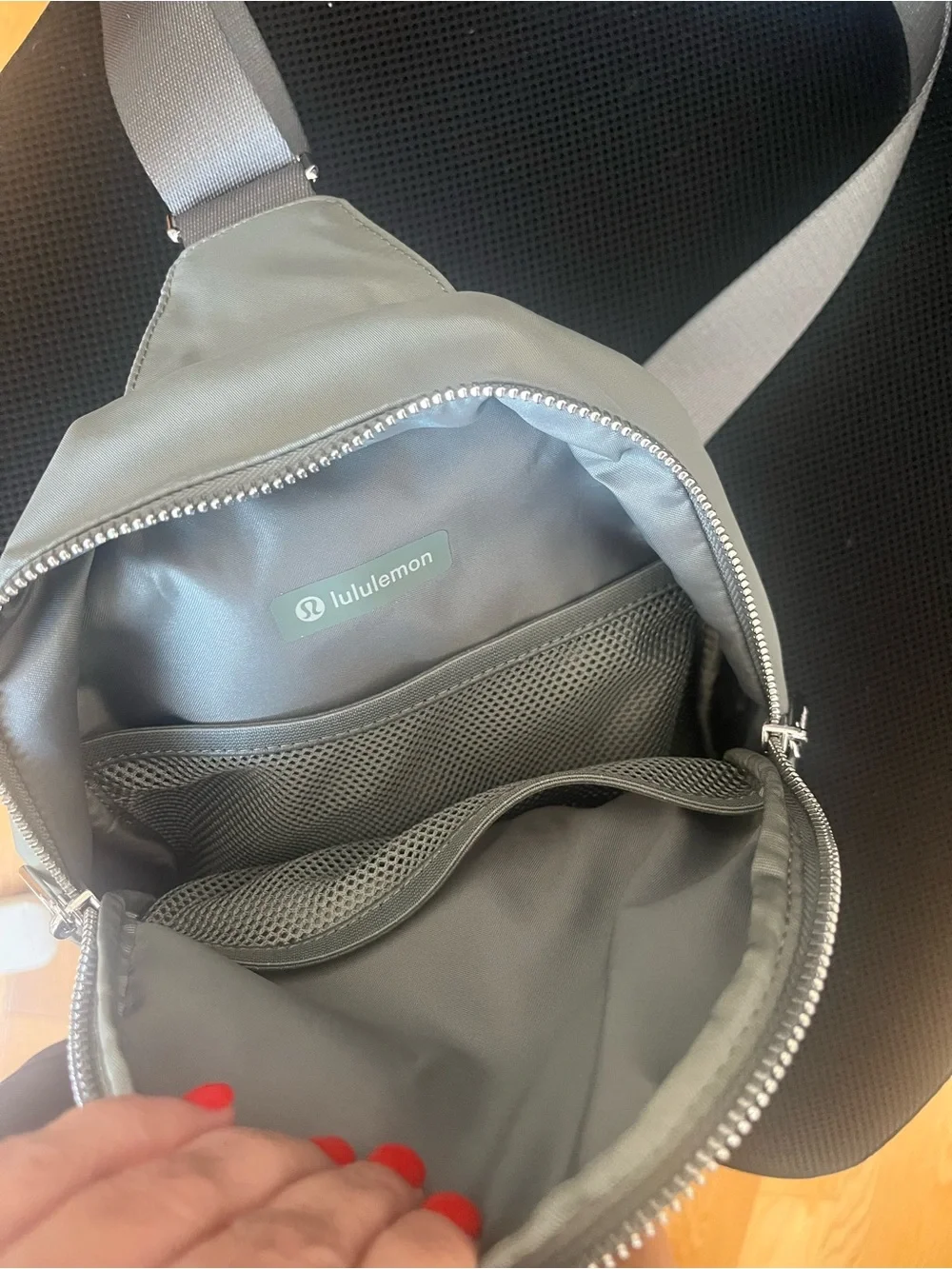lululemon athletica compact sling